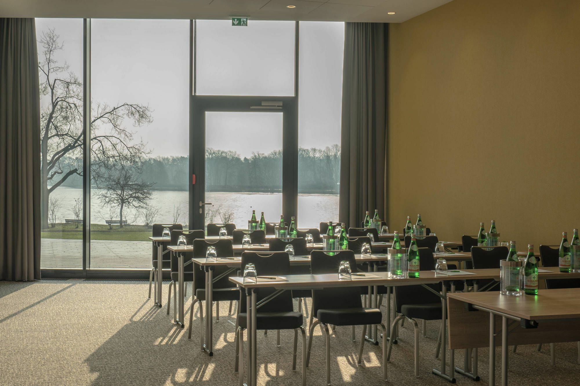 Courtyard By Marriott Wolfsburg Hotell Exteriör bild